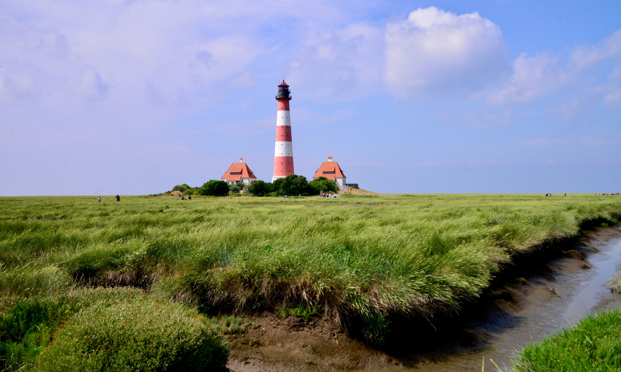 Der Leuchtturm von Westerhever auf der Halbinsel Eiderstedt (Nordfriesland/Schleswig-Holstein). Juli 2021, Foto: Frank Behrens
