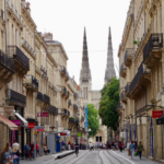 Bordeaux, im Hintergrund die Kathedrale. Juli 2020, Foto: Frank Behrens